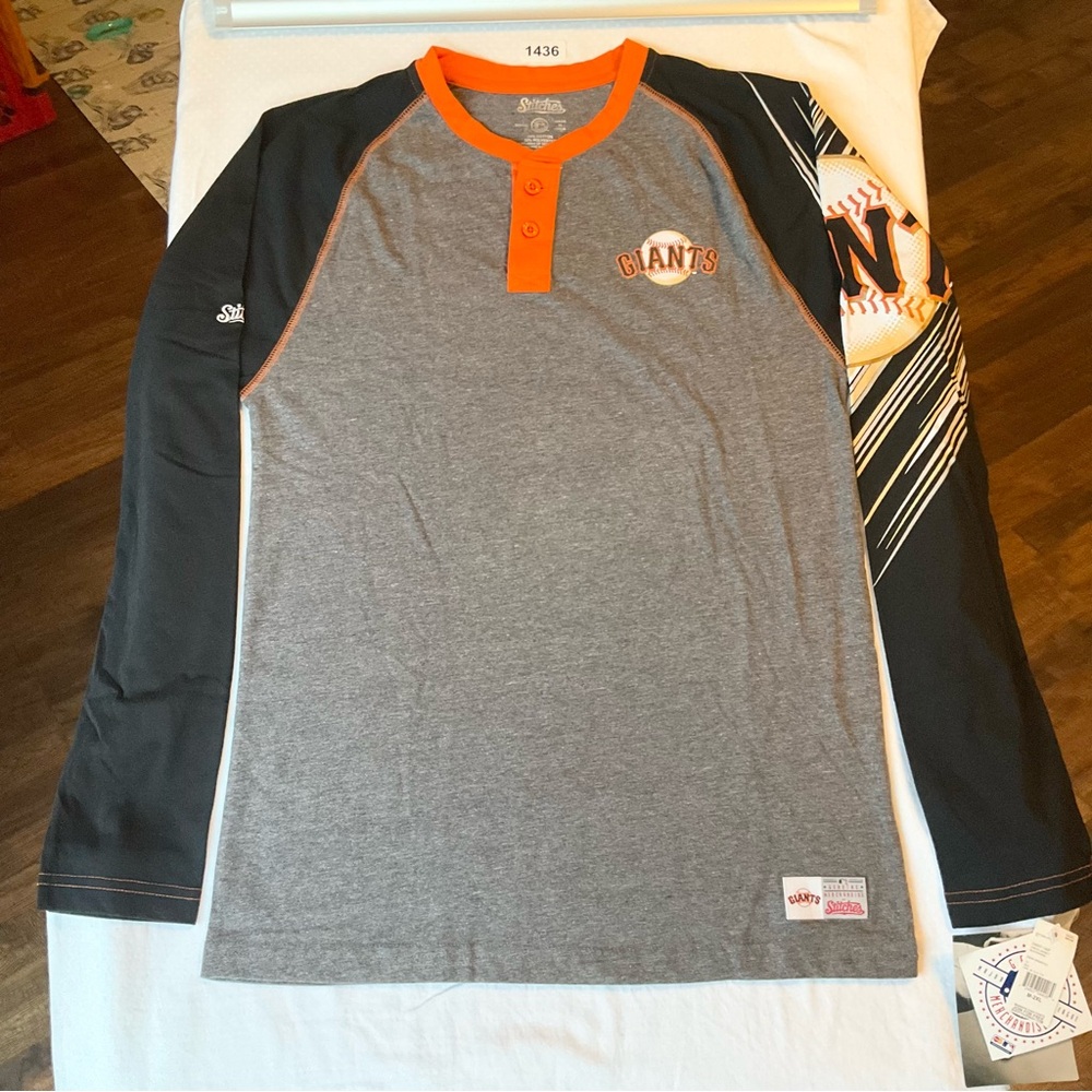 Stitches Women’s Long Sleeve V-neck T-shirt size Small, Gray & Black, Giants